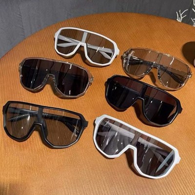 Stylish Oversized Wind-Proof Sunglasses for Cycling Mountaineering and Daily Use